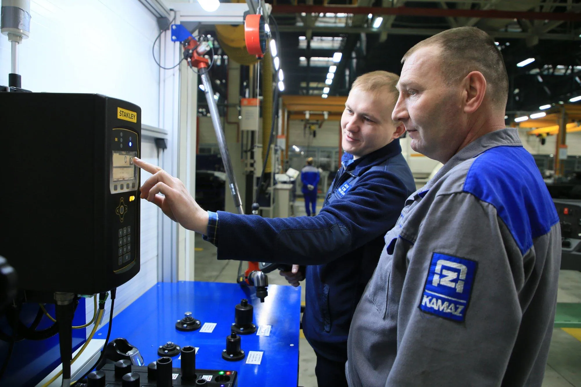 Мобильный стенд для обучения камазовцев Мобильный стенд для обучения камазовцев