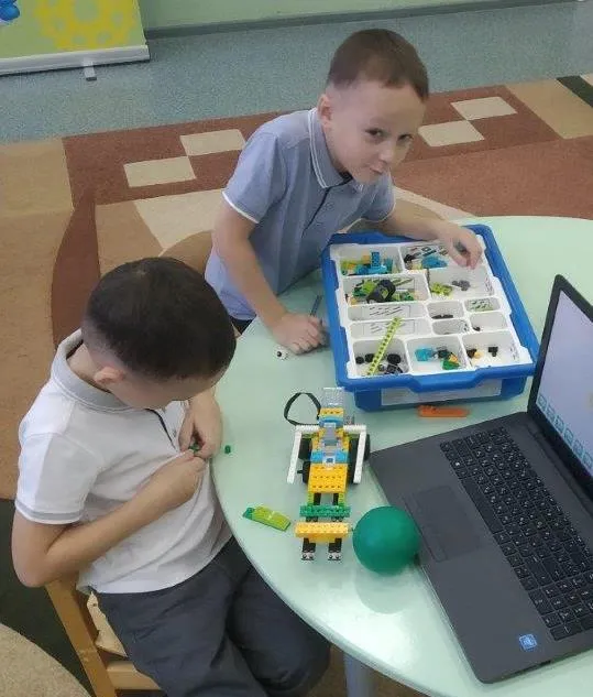 Визит в детский сад накануне юбилея «КАМАЗа» Визит в детский сад накануне юбилея «КАМАЗа»