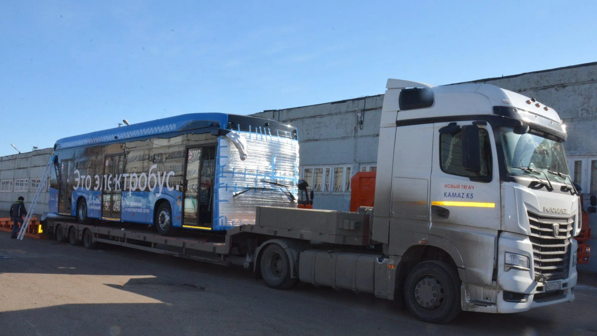 На «НЕФАЗе» выпущен юбилейный 250-й электробус На «НЕФАЗе» выпущен юбилейный 250-й электробус