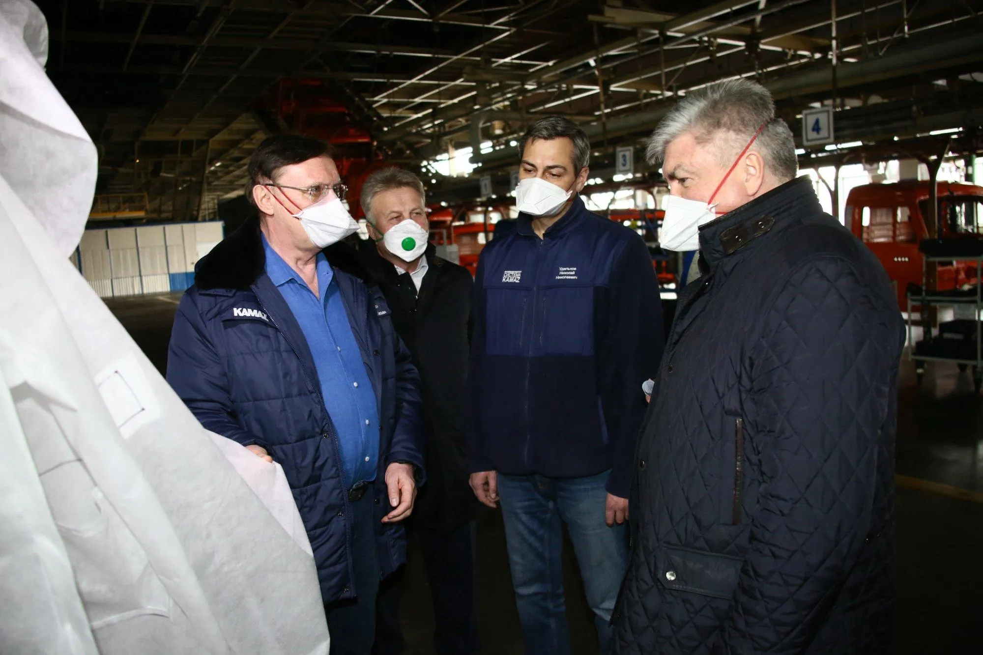 «КАМАЗ» безвозмездно передаст медикам Набережных Челнов противоэпидемические костюмы своего производства «КАМАЗ» безвозмездно передаст медикам Набережных Челнов противоэпидемические костюмы своего производства