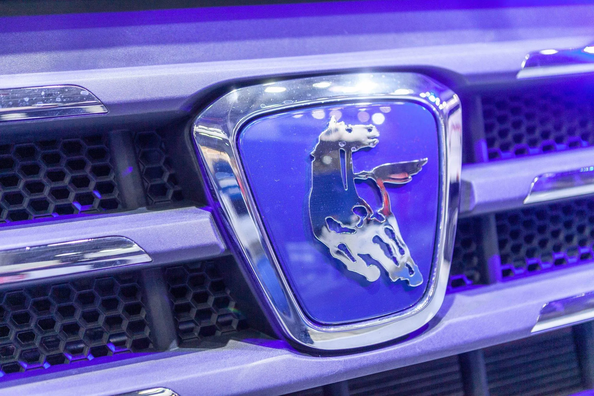 «КАМАЗ» выпустил первые грузовики на СПГ с двумя криобаками «КАМАЗ» выпустил первые грузовики на СПГ с двумя криобаками