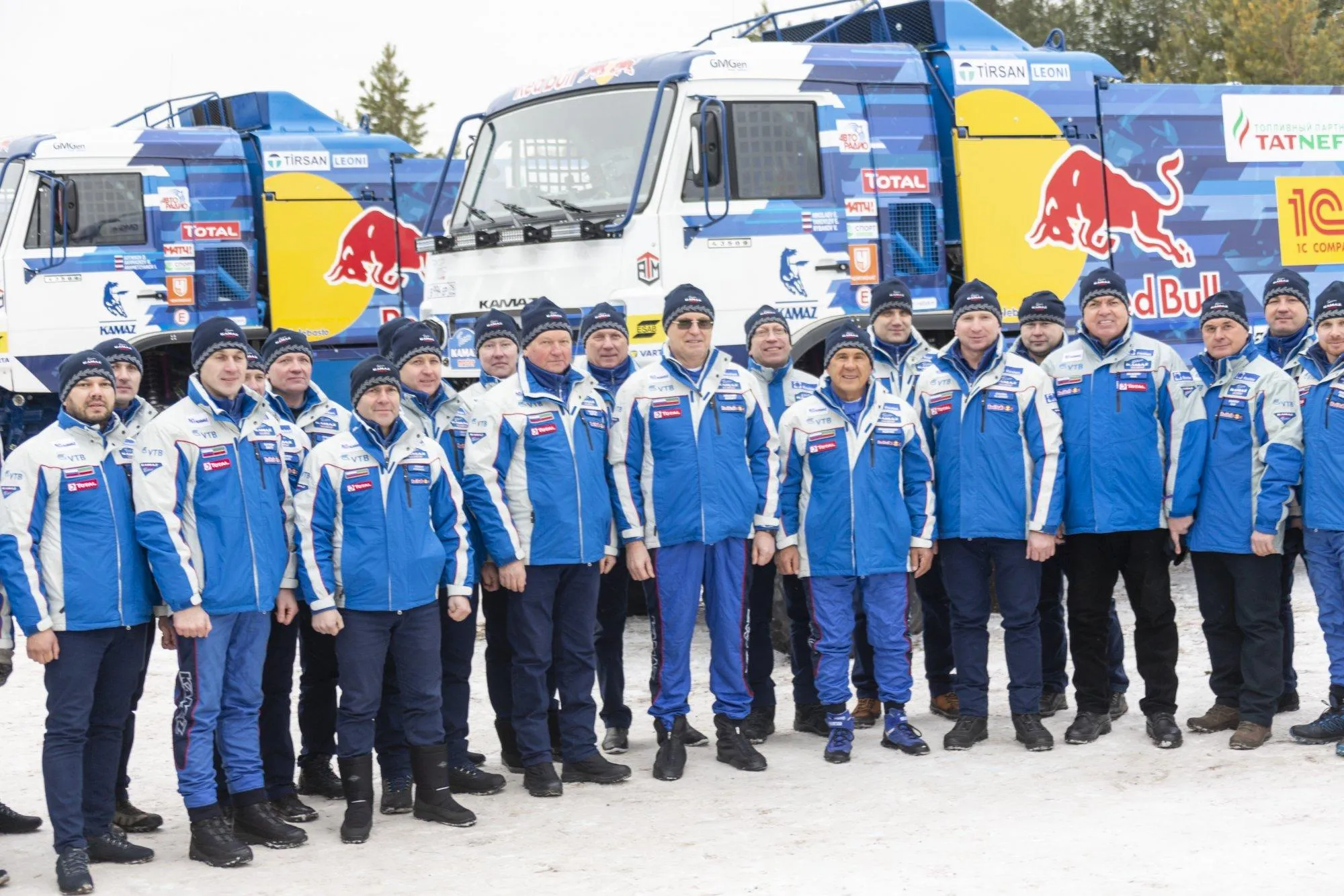 Грузовики «КАМАЗ-мастер» отправились на «Дакар» Грузовики «КАМАЗ-мастер» отправились на «Дакар»