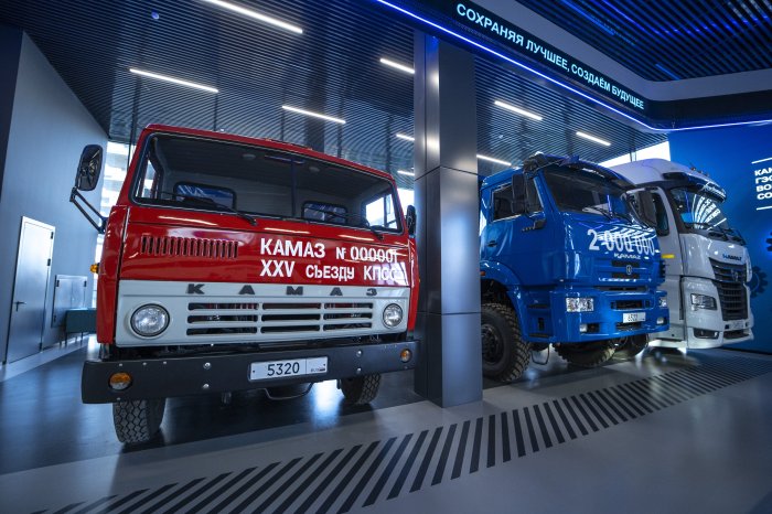 Первому автомобилю КАМАЗ исполнилось 50 лет