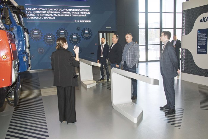 «КАМАЗ» посетила делегация АО «ВАД»