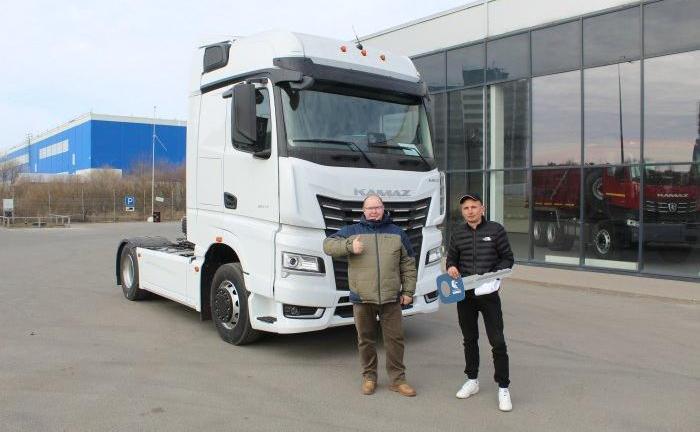 Как выгодно расширить автопарк: передали третий тягач КАМАЗ-54901 High-Tech 