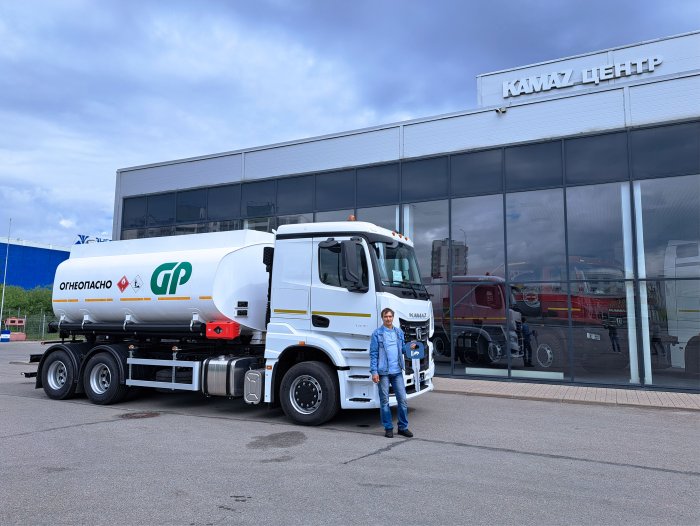 Автоцистерна для светлых нефтепродуктов на базе КАМАЗ-65658 - поехали!