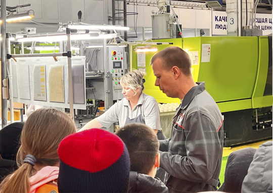 Школьники побывали на тольяттинской промышленной площадке Группы ОАТ Школьники побывали на тольяттинской промышленной площадке Группы ОАТ