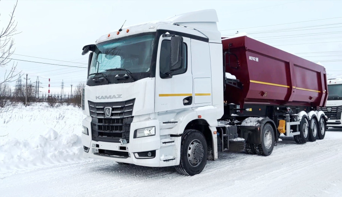 Самосвальная сцепка КАМАЗ-54902 и НЕФАЗ 9509 