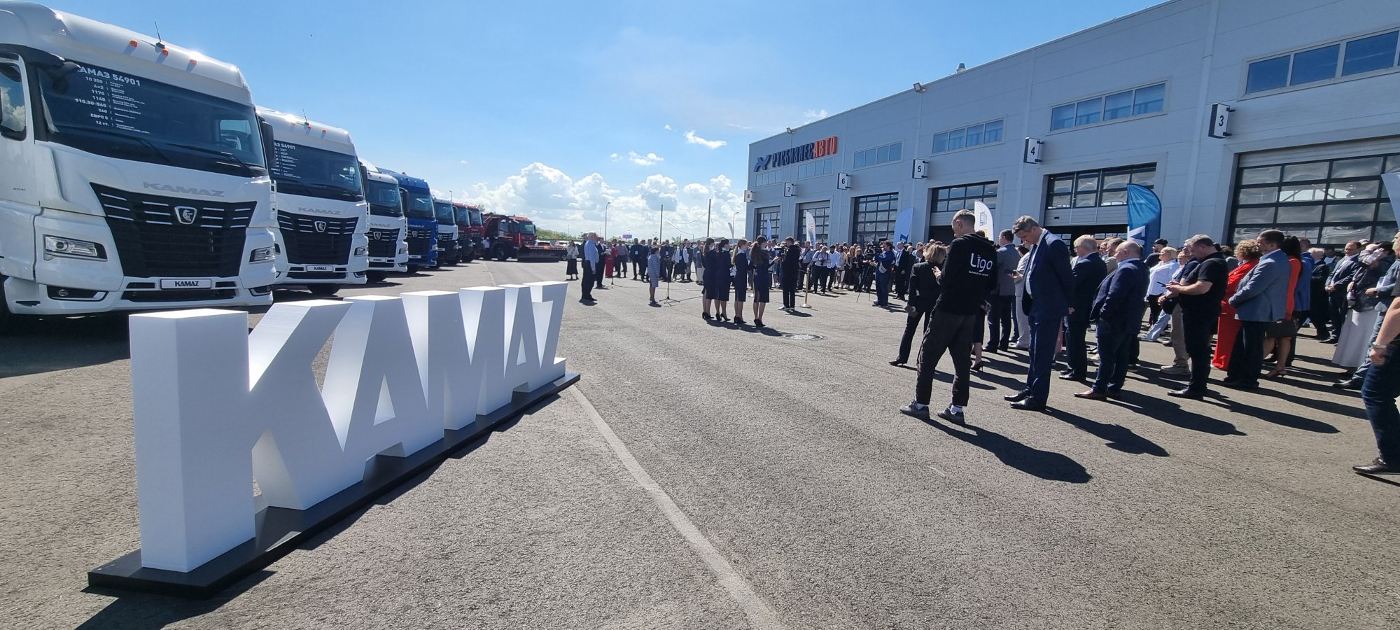 В Санкт-Петербурге открыт новый дилерский центр «КАМАЗ» В Санкт-Петербурге открыт новый дилерский центр «КАМАЗ»