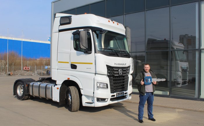 В МБ Тракс СПб передали ключи от второго КАМАЗ 54901-70028 (ДОПОГ)