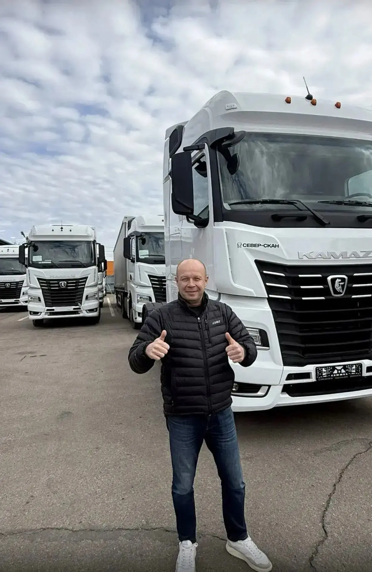 Партия магистральных тягачей КАМАЗ-54901 поставлена в адрес ТЭК «КЕНТАВР» Партия магистральных тягачей КАМАЗ-54901 поставлена в адрес ТЭК «КЕНТАВР»