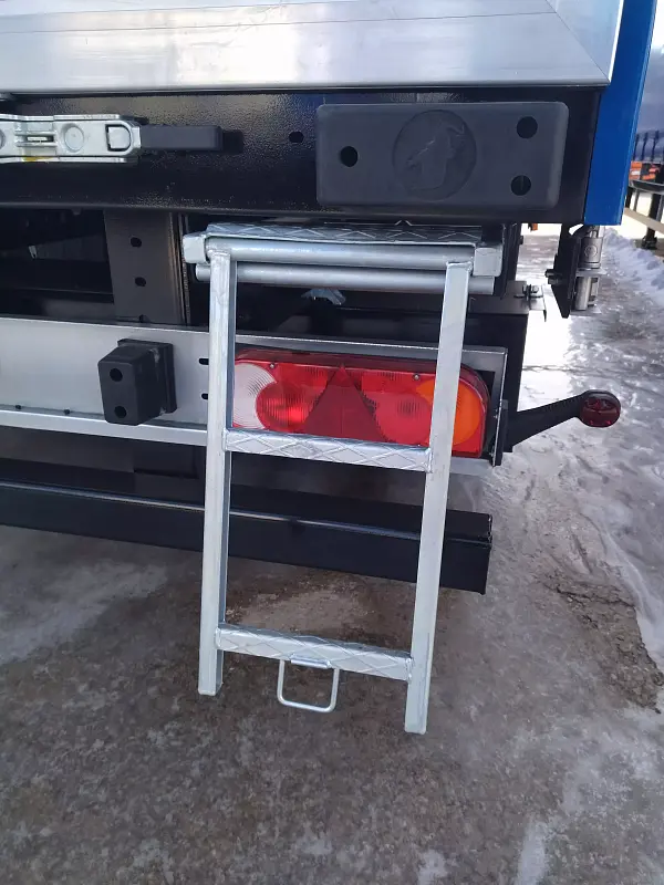 Шторный магистральный полуприцеп ТЗА-588510-0300200-08 (91 куб.м)