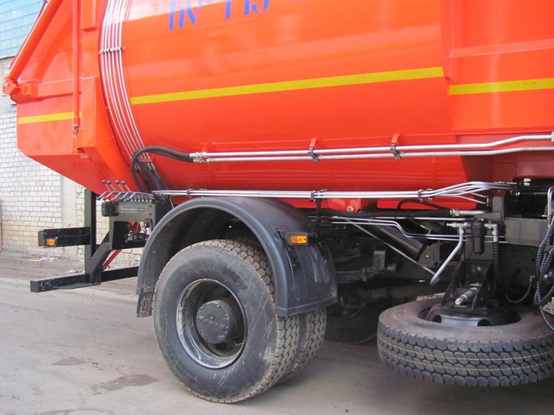 Мусоровоз КО-449-05 на шасси KAMAZ-53605 (4х2) 18,5 м.куб.