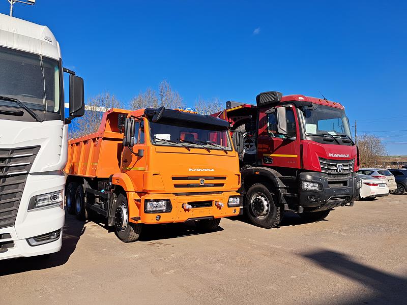 Самосвал KAMAZ-65115