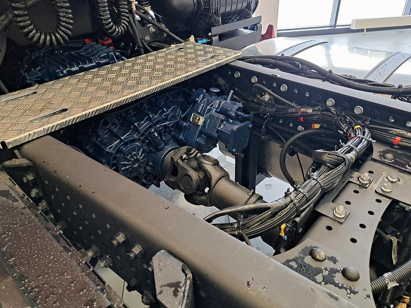 Седельный тягач KAMAZ-65659 ДОПОГ (ADR) | КАМАЗ-65659 6х2