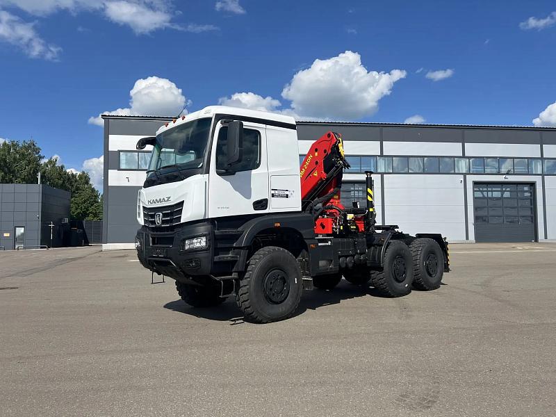 Седельный тягач КАМАЗ-65954 6х6 с КМУ Инман ИМ 240N