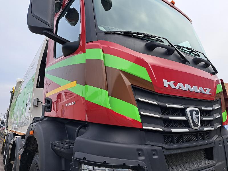 Мусоровоз на шасси KAMAZ-65951 8х4