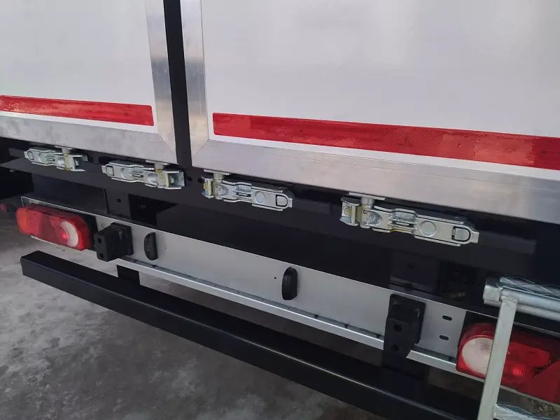 Шторный магистральный полуприцеп ТЗА-588510-0300200-08 (91 куб.м)