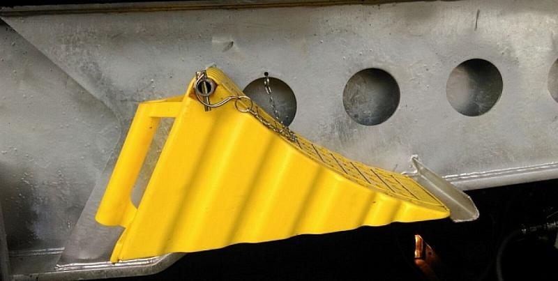 Самосвальный полуприцеп НЕФАЗ-9509-17-30 (30 куб.м)