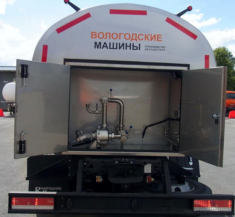 Автоцистерна водовоз на шасси КАМАЗ-65115 (6x4) 10 куб.м.