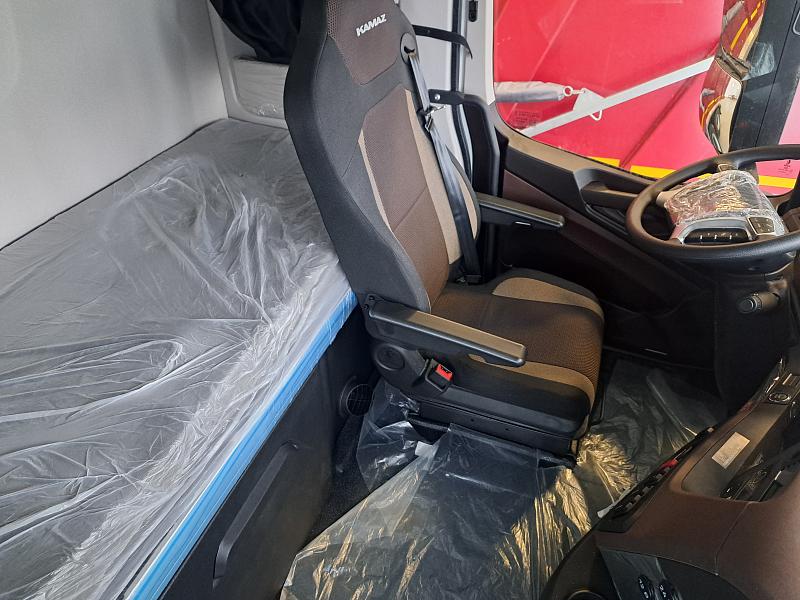 Седельный тягач KAMAZ-54901-70011-AA High-Tech | КАМАЗ High-Tech