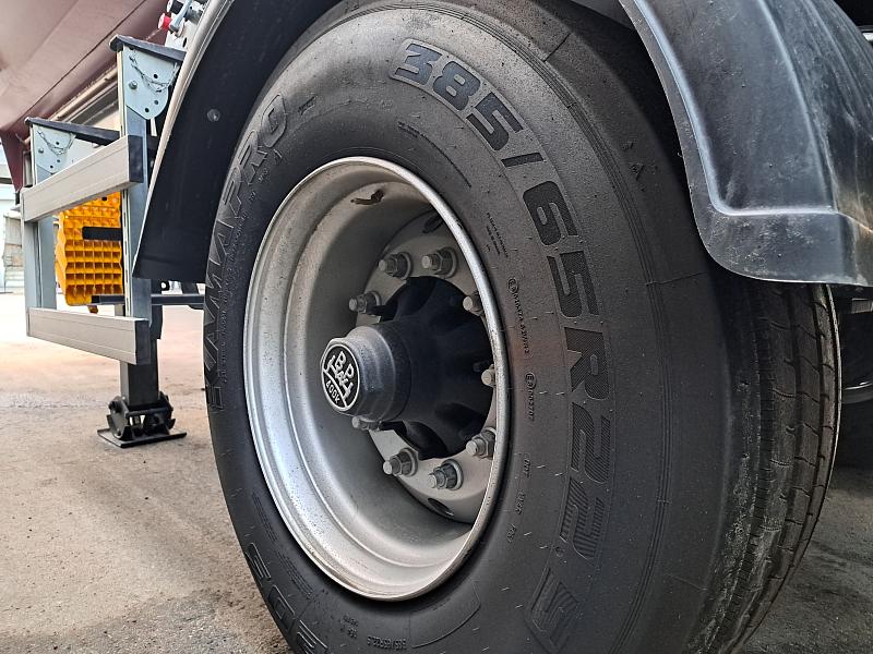 Самосвальный полуприцеп НЕФАЗ-9509-30 (0210421-30) 33 куб.м