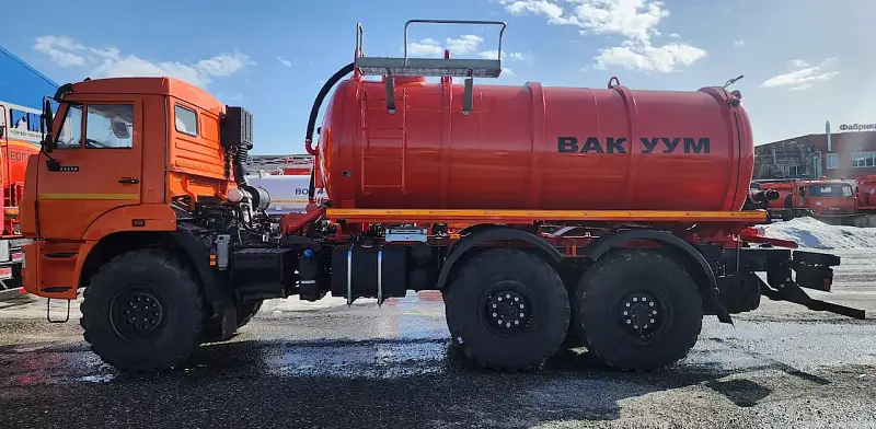 Вакуумная машина КАМАЗ 4671-612-50 на шасси KAMAZ-43118-23027-50 (6х6)