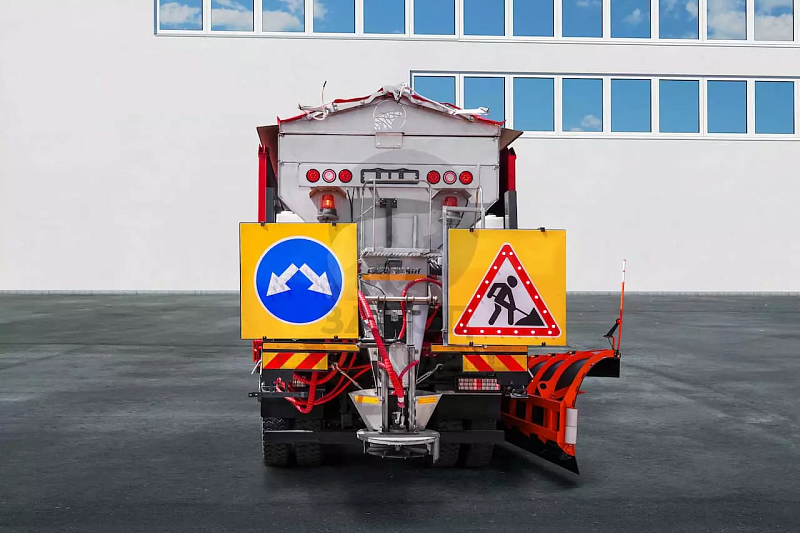 Комбинированная дорожная машина (КДМ) КАМАЗ-788118-001-CA (6x4)